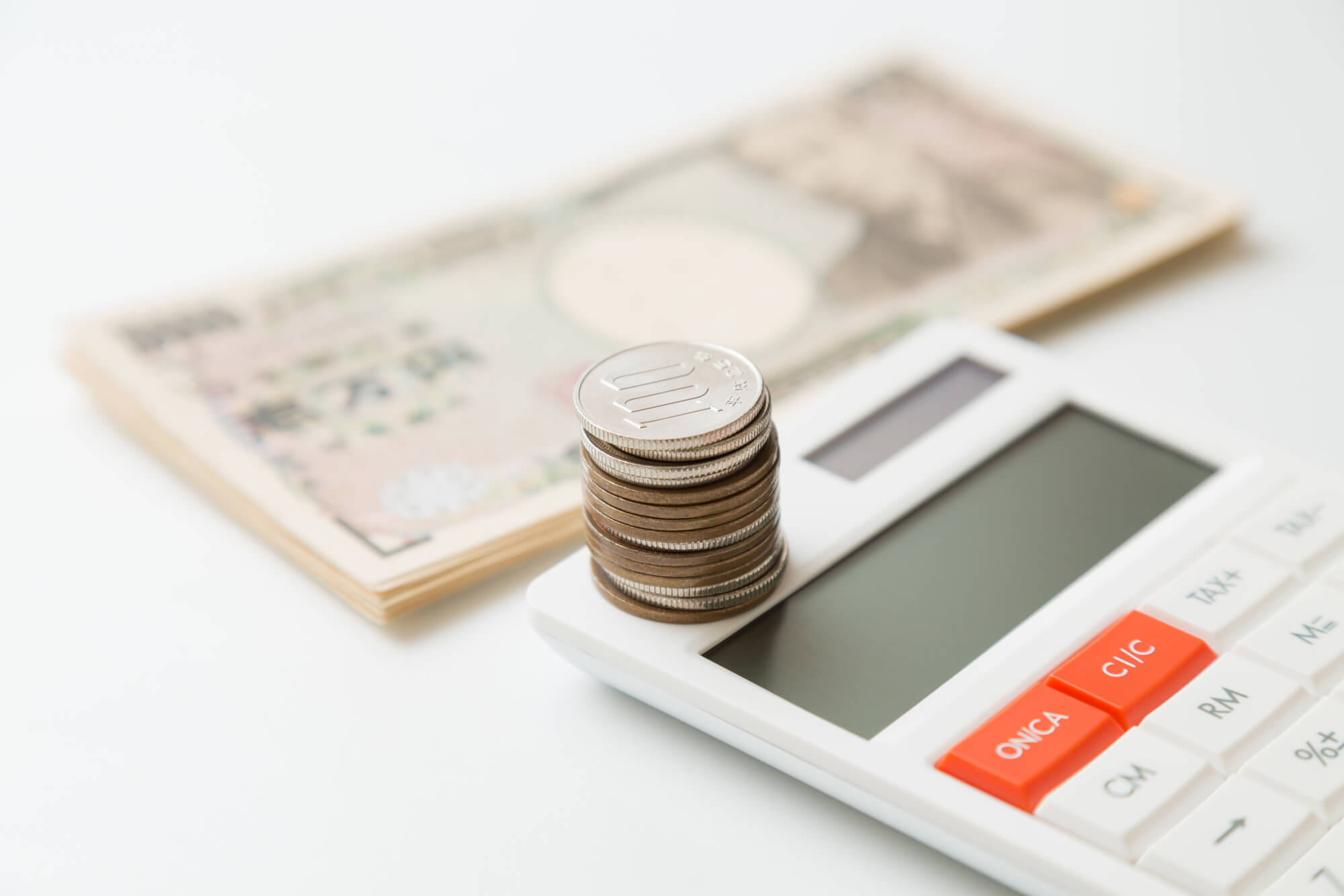 丸い額・おでこにする整形の費用相場