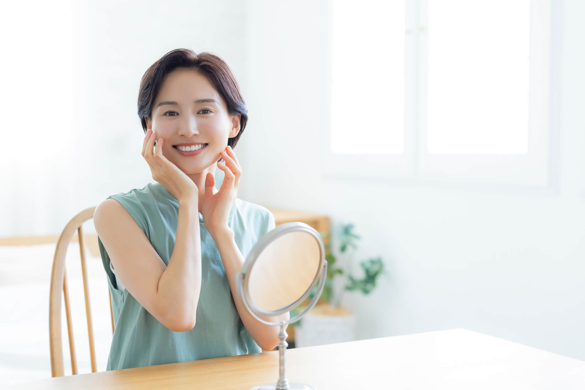 ほうれい線を消したいとお悩みの方は、ぜひ一度Z Clinicにご相談ください。