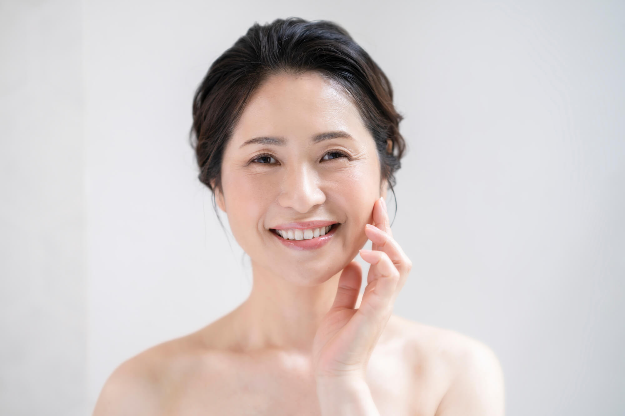 50代の顔の脂肪注入について詳しく解説