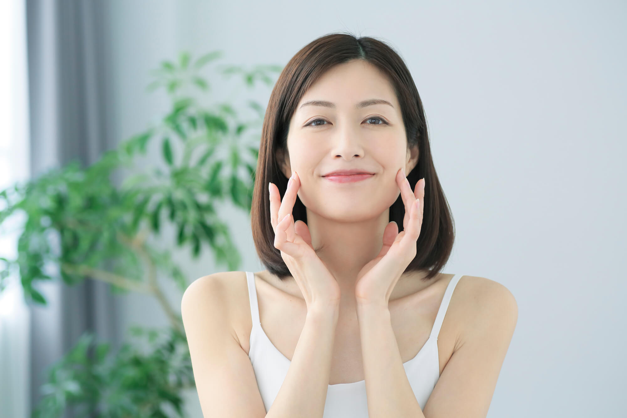 糸リフトの効果をはじめ、デメリットや向いている人・向いていない人について紹介